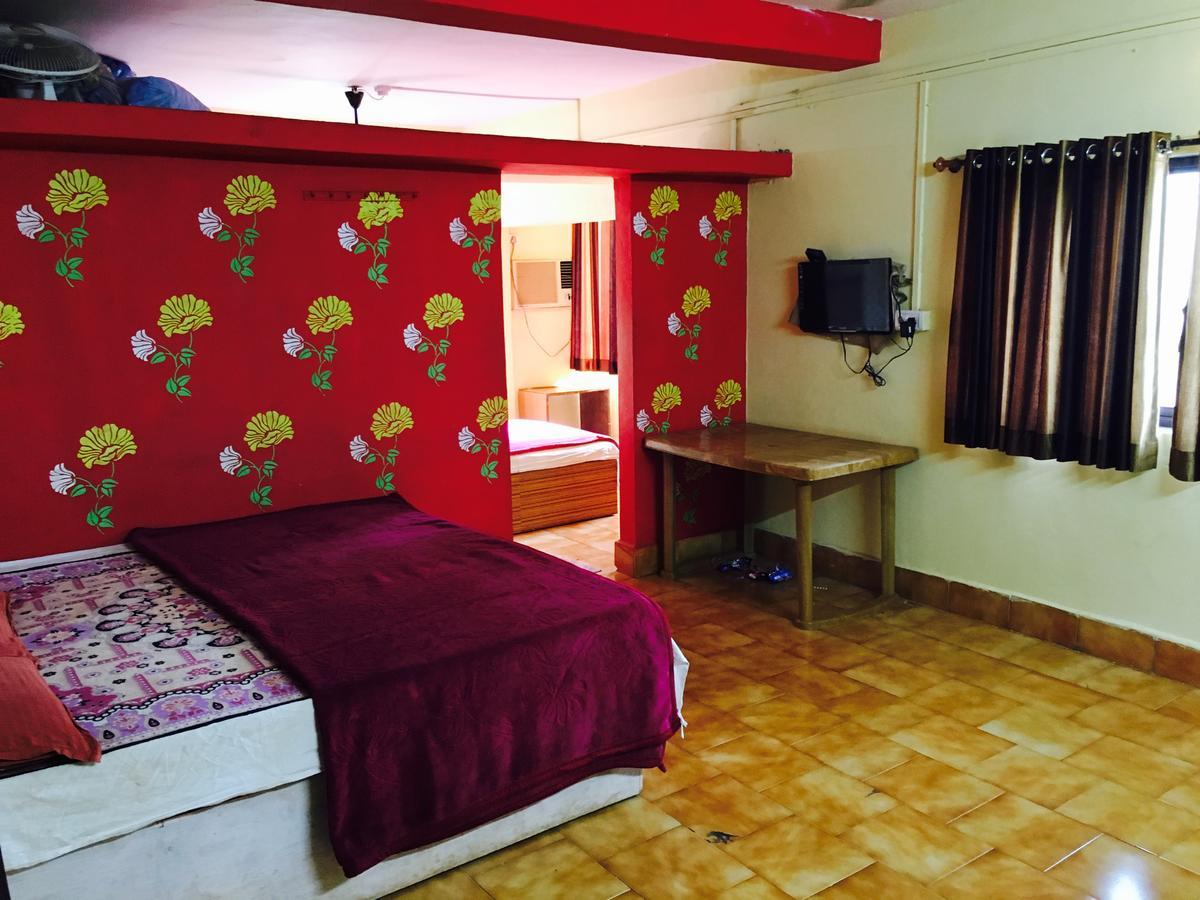 Hotel Madhumalti Matheran Bagian luar foto