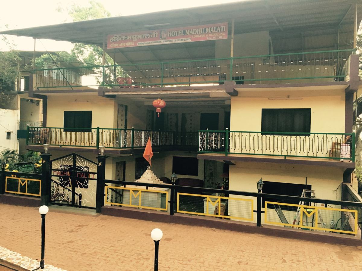 Hotel Madhumalti Matheran Bagian luar foto