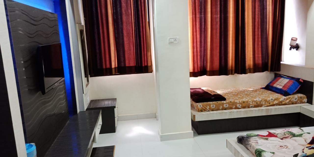 Hotel Madhumalti Matheran Bagian luar foto